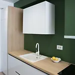 Elegant Living In The Heart Of Lejlighed Tirana