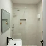 Elegant Living In The Heart Of Lejlighed Tirana