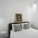 Elegant Living In The Heart Of Lejlighed *