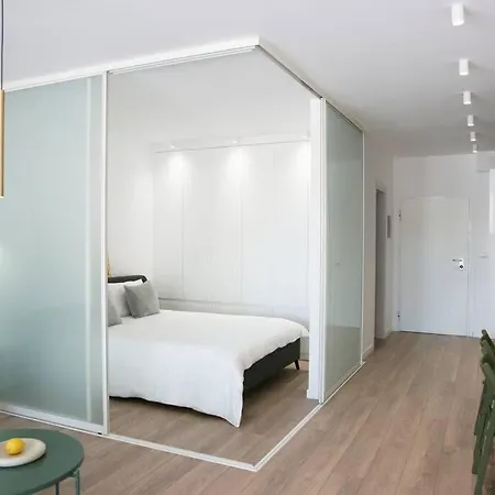 شقة Elegant Living In The Heart Of تيرانا