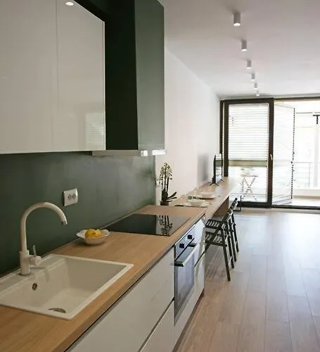 شقة Elegant Living In The Heart Of تيرانا